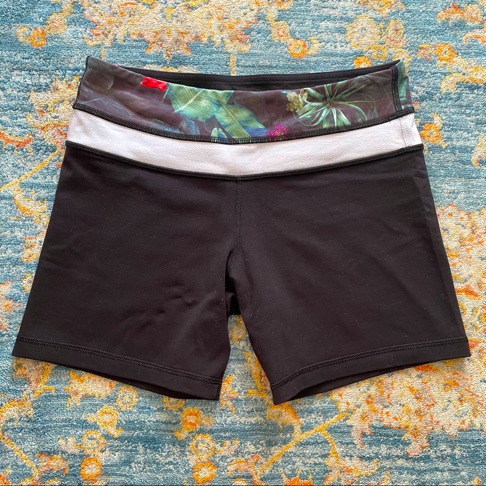 Lululemon reversible bike short